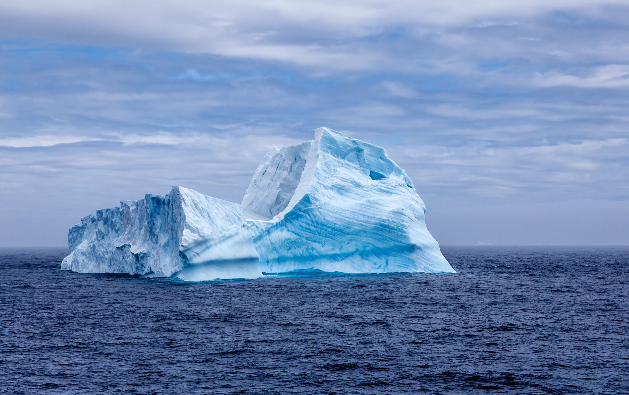 Айсбергский сфинкс в Антарктиде